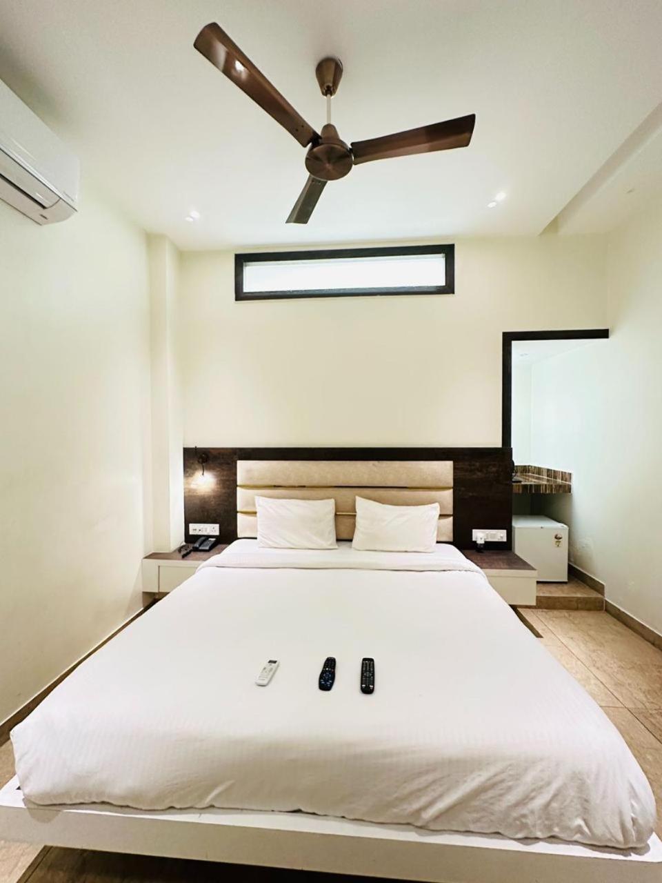 Hotel Lotus Inn Sirsa Exterior photo